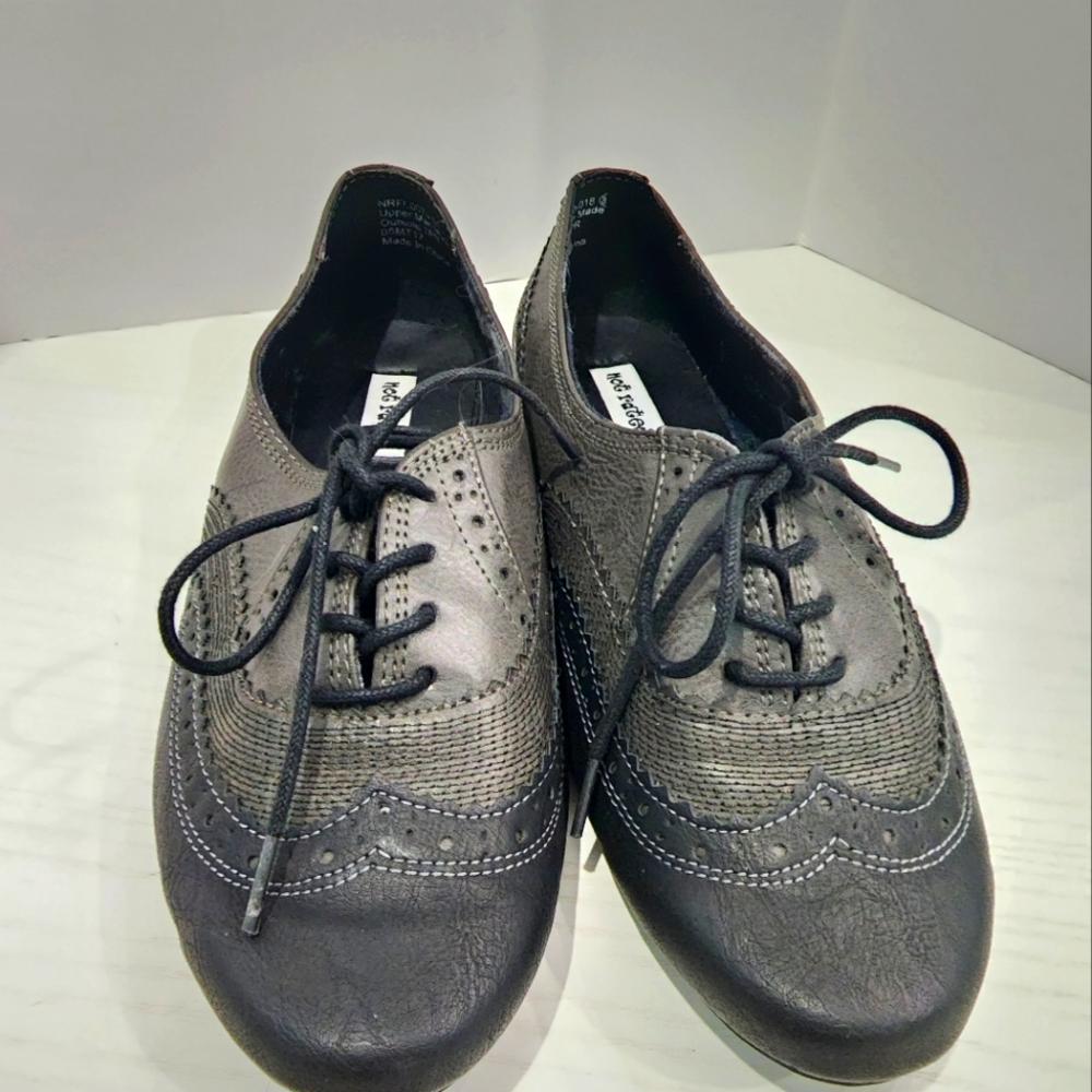 Not Rated Oxford Flats Size 8